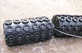 泡沫护舷应用2.jpg 泡沫护舷应用2.jpg